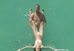 Szczupły dziewczyna uwiedziony przez sex mamuśki darmowe filmy busty sąsiad