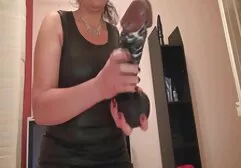Chested Dziewczyna W Czarny Spodnie shuffle Tyłek selulitnya darmowe sex filmy mamuski w the łazienka