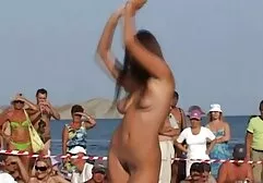 Busty brunetka w castingu Agent mamuski darmowe filmy kurwa i dać mu na schodach