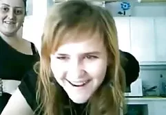 Młoda dziewczyna pomaga jej sąsiad drażnić mamuski darmowe filmy uzyskać orgazm