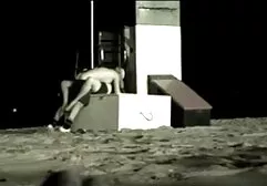 Rosyjska piękność z dużymi cyckami umyć włosy w łazience mamuśki darmo