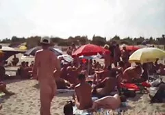 Młoda brunetka czuje Wielki kutas wewnątrz sex mamuski rozklapichy pochwy, która jest mokra