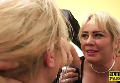Blondynka z mężczyzną i brunetki ją kochają darmowe fotki mamuśki